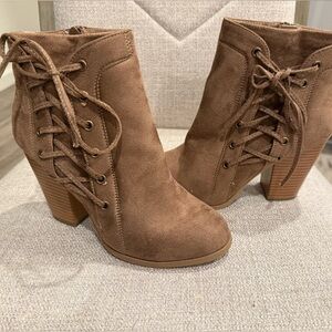 Bonnibel Boots 🔥🔥